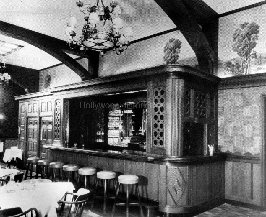 Musso and Franks Grill 1940 WM.jpg